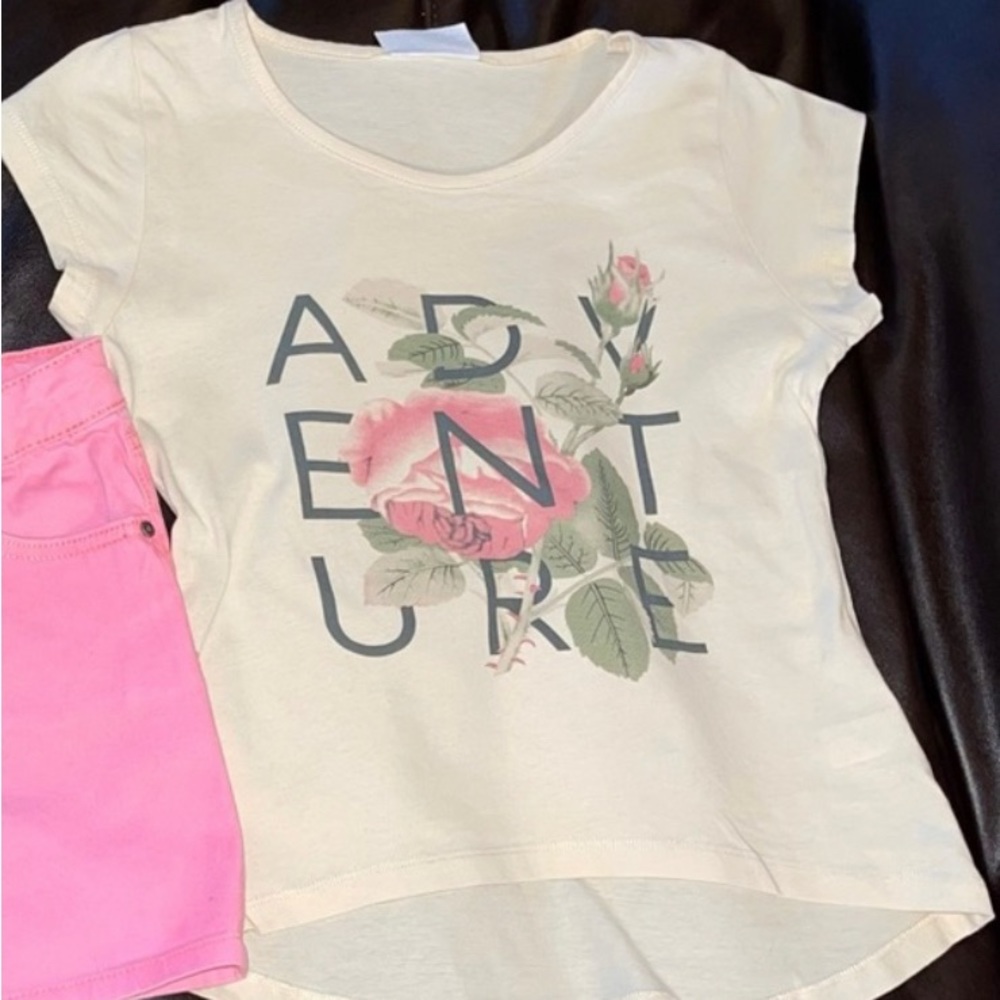 Joyfolie/Mia Joy Tee EUC size 12. LISTING IS FOR SHIRT ONLY